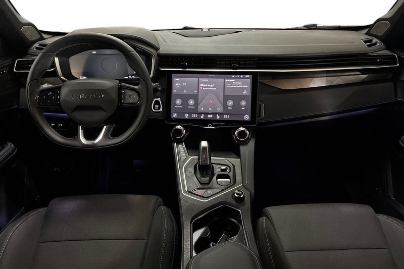 Lynk & Co 01 bild 12
