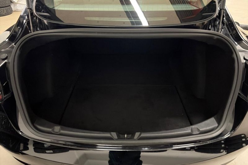 Tesla Model 3 bild 10