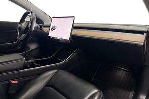 Tesla Model 3 bild 15