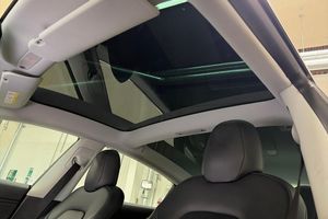 Tesla Model 3 bild 17