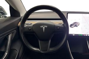 Tesla Model 3 bild 16