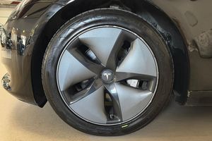 Tesla Model 3 bild 11