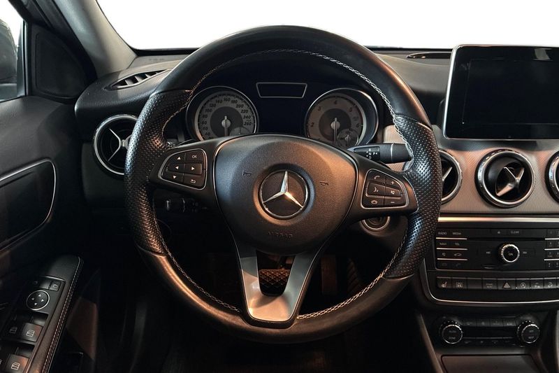 Mercedes GLA220 bild 15