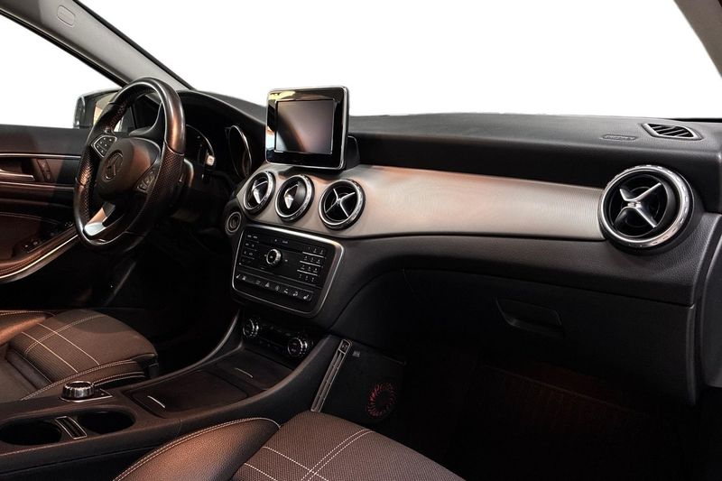 Mercedes GLA220 bild 14