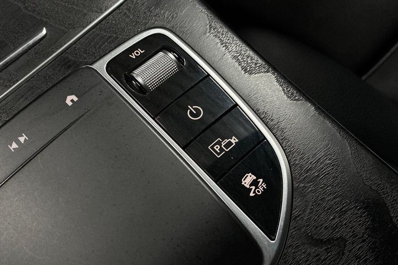 Mercedes GLC300 bild 27