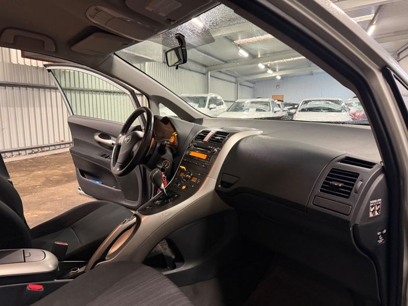 Toyota Auris bild 8