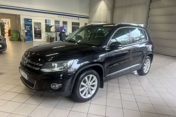 Volkswagen Tiguan 2.0 TSI 4-M SYLE SUPERDEAL FR 3.95% / AUT / PDC / DRAG - 2012