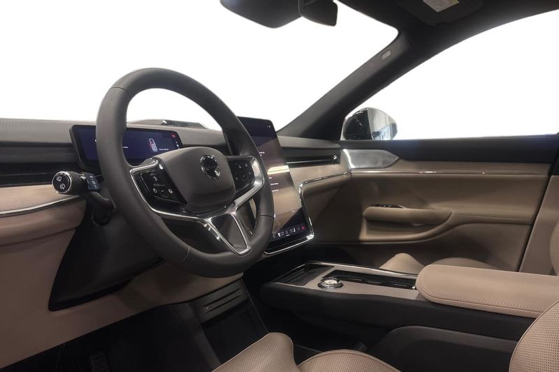 Volvo EX90 bild 8