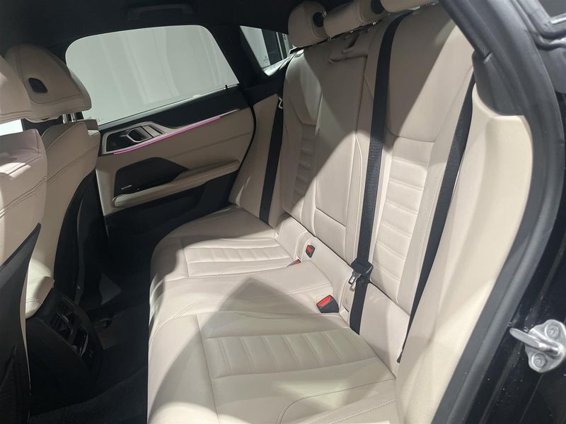 BMW i4 bild 7