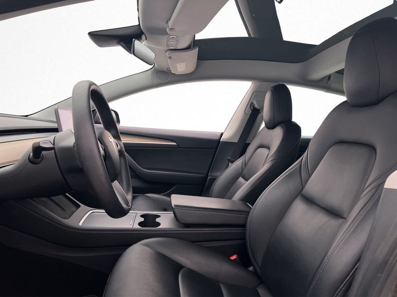 Tesla Model 3 bild 18
