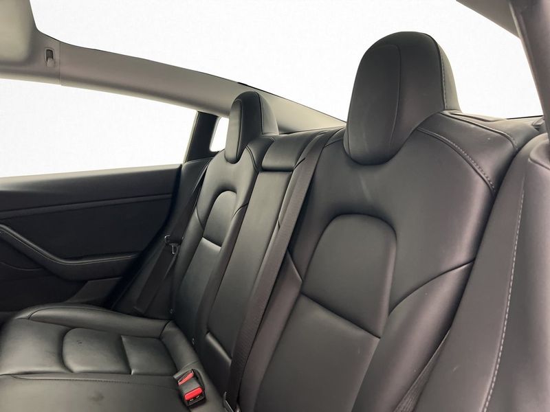 Tesla Model 3 bild 15