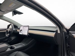 Tesla Model 3 bild 12