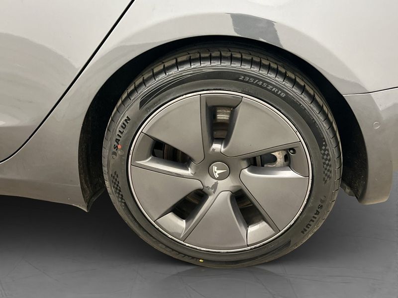 Tesla Model 3 bild 32