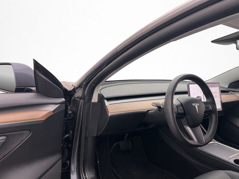 Tesla Model 3 bild 17