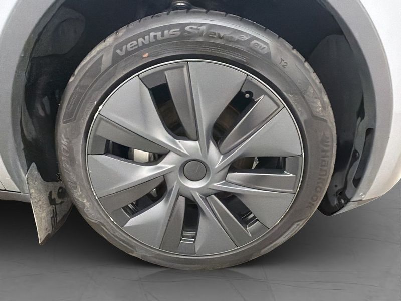 Tesla Model Y bild 38
