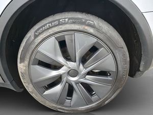 Tesla Model Y bild 36