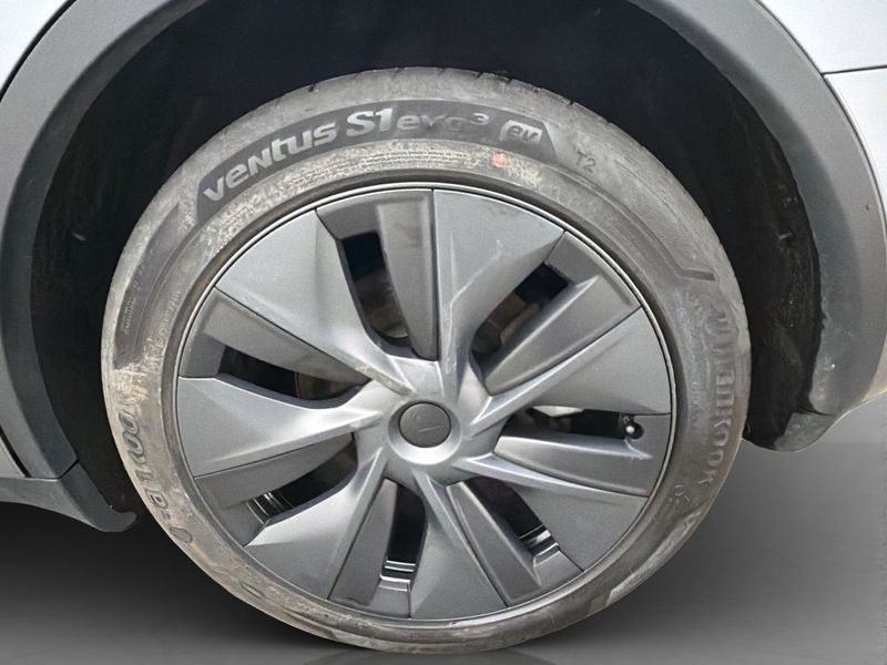 Tesla Model Y bild 36