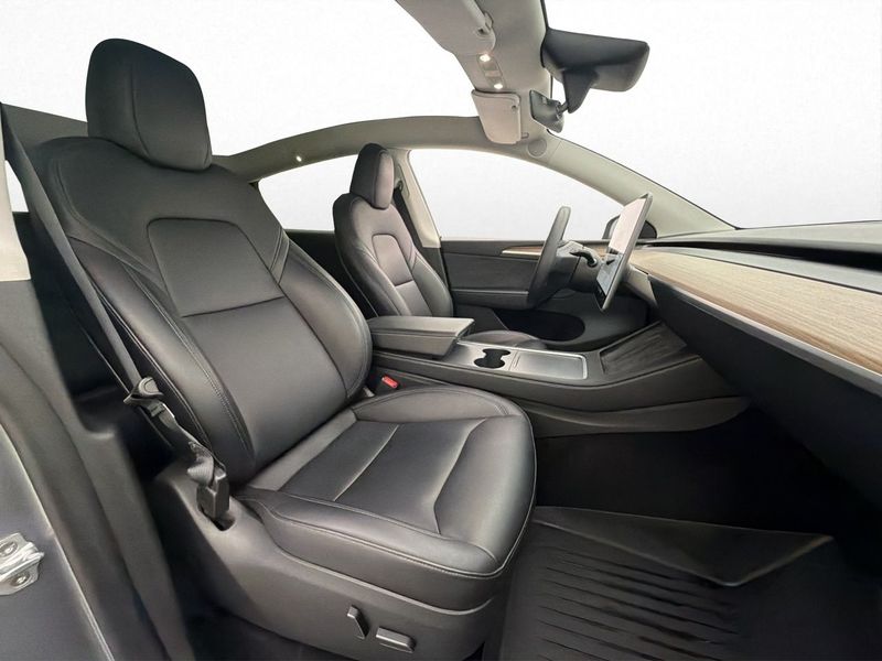 Tesla Model Y bild 11