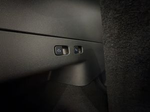 Tesla Model Y bild 15
