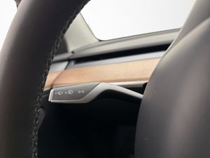 Tesla Model Y bild 26
