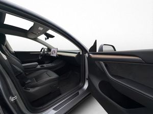 Tesla Model Y bild 12