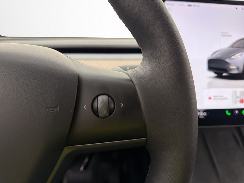 Tesla Model Y bild 23