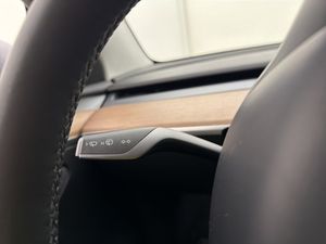 Tesla Model Y bild 26