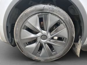 Tesla Model Y bild 35