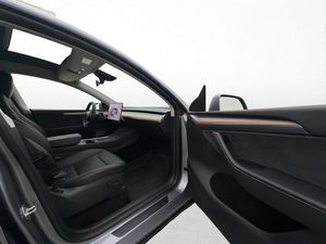 Tesla Model Y bild 12