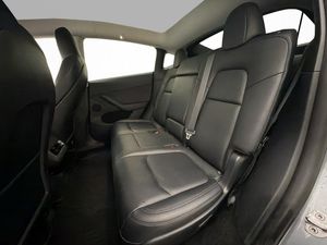 Tesla Model Y bild 30