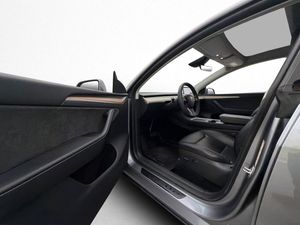 Tesla Model Y bild 34