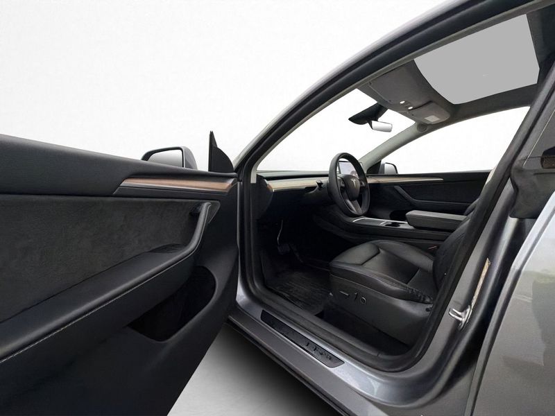 Tesla Model Y bild 34
