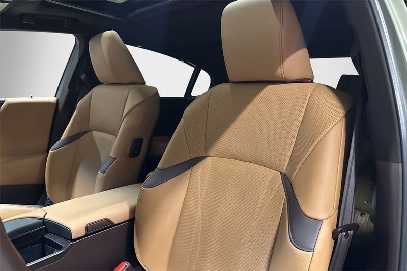 Lexus ES bild 10