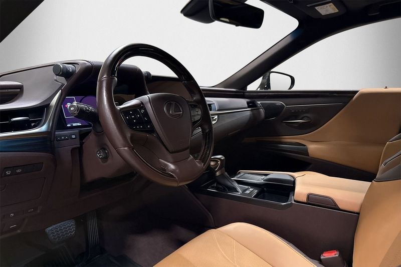 Lexus ES bild 8