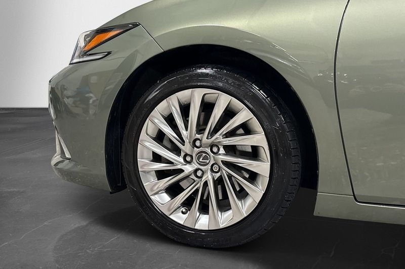 Lexus ES bild 26