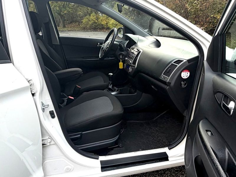 Hyundai i20 bild 6