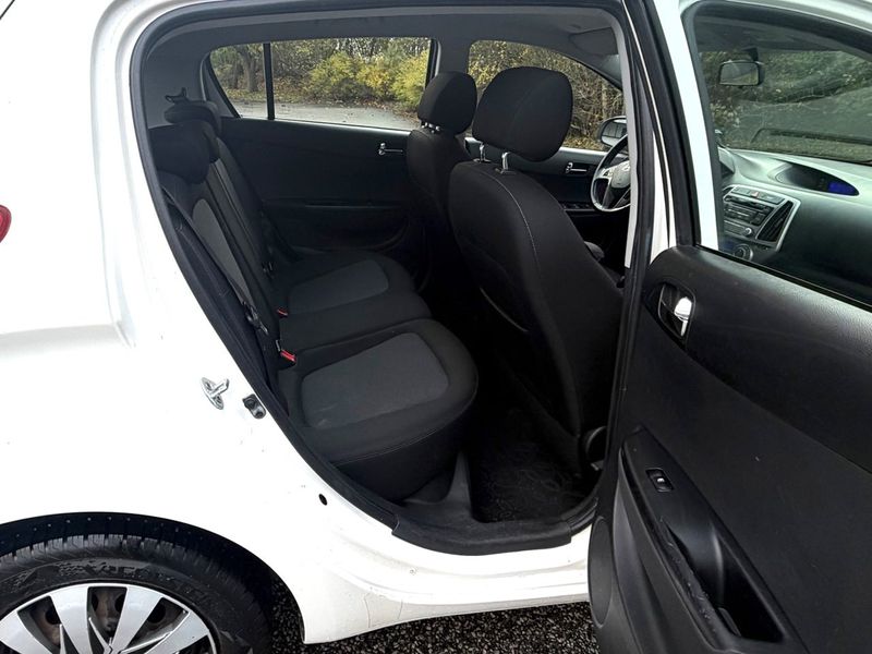 Hyundai i20 bild 7