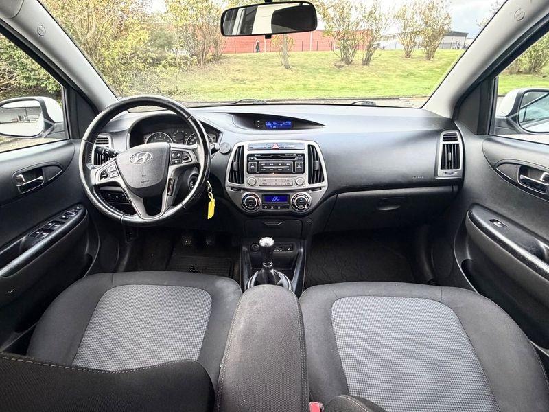 Hyundai i20 bild 8