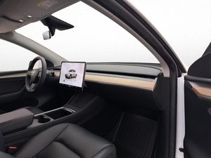 Tesla Model Y bild 29