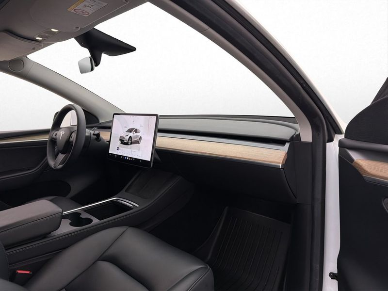 Tesla Model Y bild 29