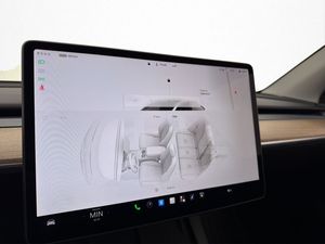 Tesla Model Y bild 18
