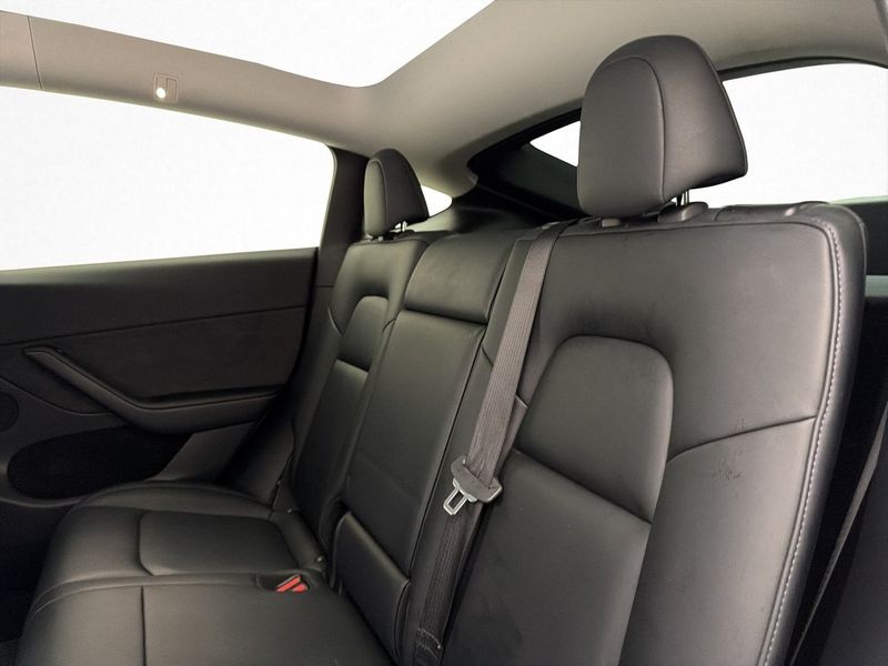 Tesla Model Y bild 30