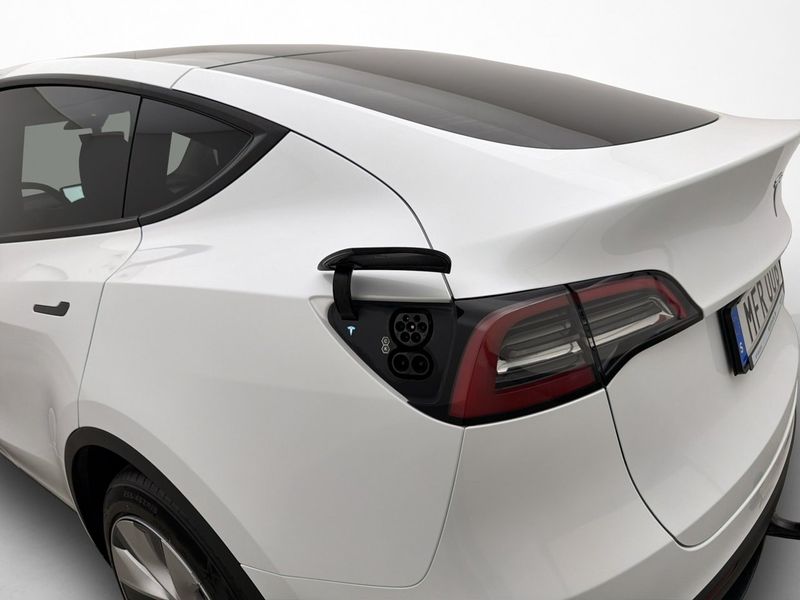 Tesla Model Y bild 26