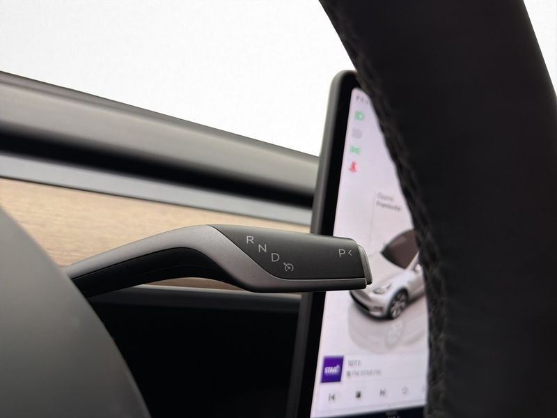 Tesla Model Y bild 24