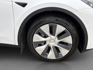 Tesla Model Y bild 36