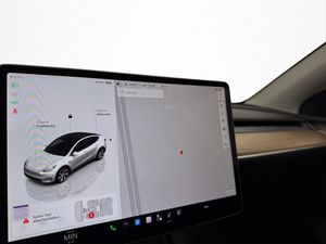 Tesla Model Y bild 16