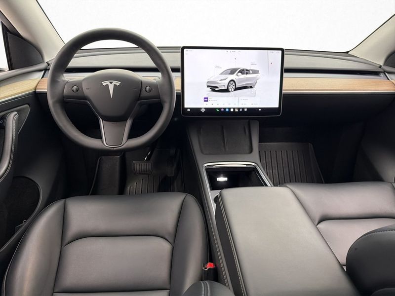 Tesla Model Y bild 27