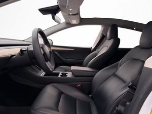 Tesla Model Y bild 12