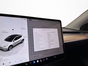 Tesla Model Y bild 21