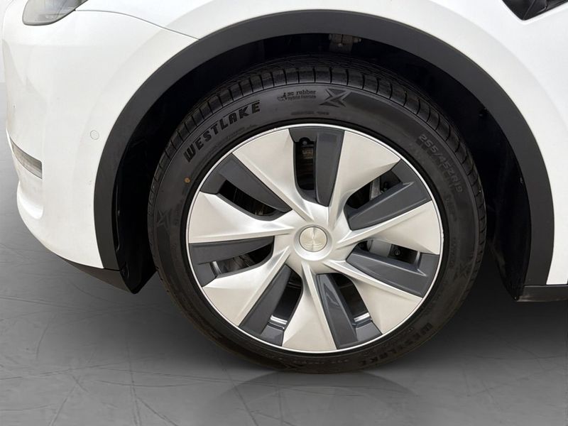 Tesla Model Y bild 33